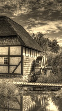 Sepia