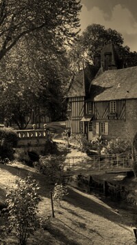Sepia
