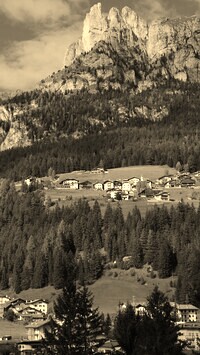 Sepia