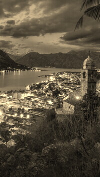 Sepia