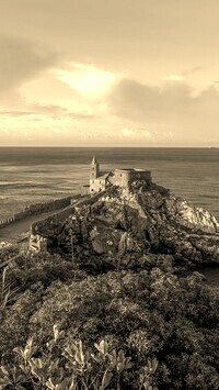 Sepia