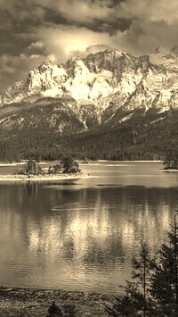 Sepia
