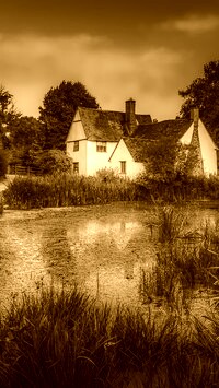 Sepia