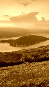Sepia