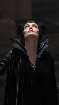 Angelina Jolie w roli czarownicy