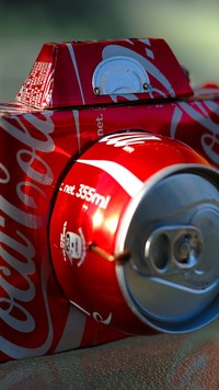Aparat fotograficzny z puszek po Coca-Coli