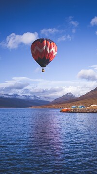 Balon nad fiordem Reydarfjordur