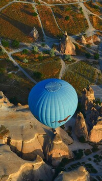 Balon nad skałami tufowymi w Turcji