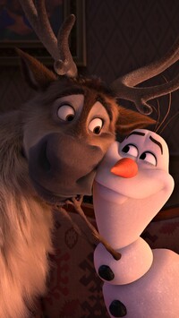 Bałwanek Olaf i renifer Sven z filmu Kraina Lodu 2