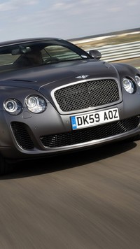 Bentley Continental GTC na torze