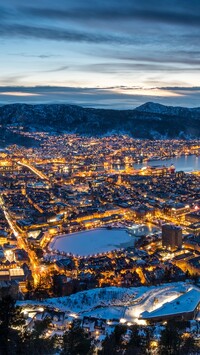 Bergen nocą