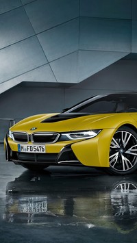 BMW i8 Protonic Frozen Yellow Edition