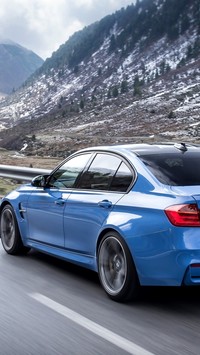 BMW M4 na drodze