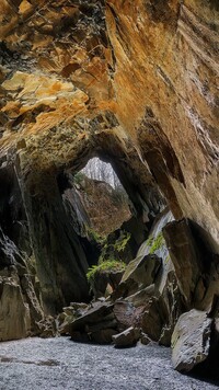 Cathedral Cave w Kumbrii