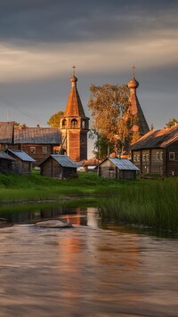 Cerkiew nad jeziorem