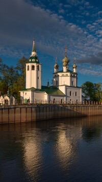 Cerkiew nad rzeką