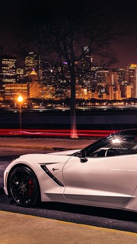 Chevrolet Corvette Stingray C7 na ulicy