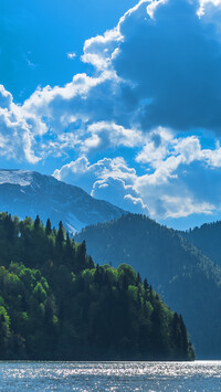 Chmury nad górami Kaukazu