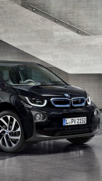 Czarne BMW i3