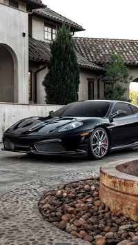 Czarne Ferrari F430