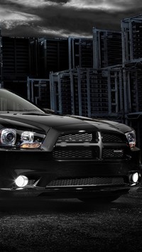 Czarny Dodge Charger