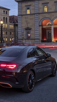 Czarny Mercedes-Benz CLA