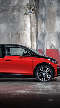 Czerwono-czarne BMW i3