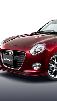 Czerwony Daihatsu Copen