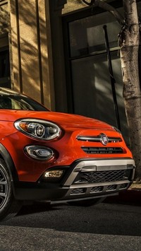 Czerwony Fiat 500X