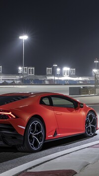 Czerwony Lamborghini Huracan