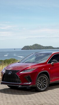 Czerwony Lexus RX 350 F