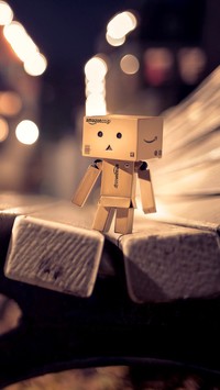 Danbo na ławce