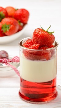 Deser panna cotta w szklance