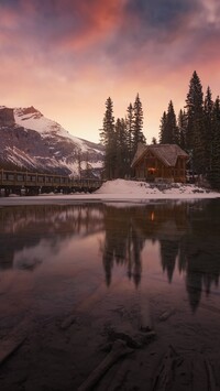 Dom nad jeziorem Emerald Lake