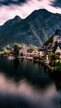 Domki nad jeziorem Hallstattersee