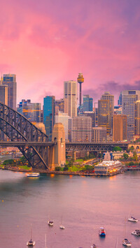 Domy i most Sydney Harbour Bridge w Sydney