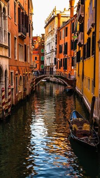 Domy nad kanałem w Wenecji