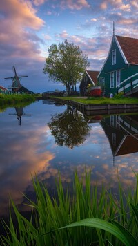 Domy nad rzeką w skansenie Zaanse Schans