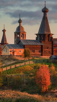 Drewniana cerkiew we wsi Nenoksa