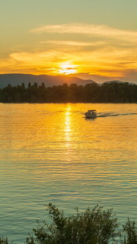 Dunaj o zachodzie słońca