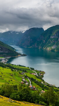 Fiord Aurlandsfjord w Norwegii