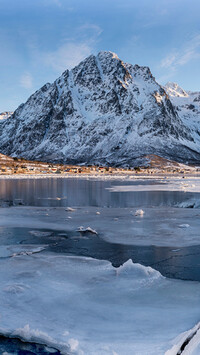 Fiord Austnesfjorden zimą