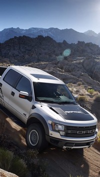 Ford w górach