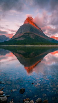 Góra nad jeziorem Swiftcurrent Lake