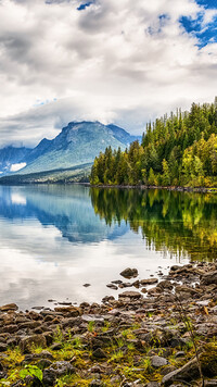 Górskie jezioro Lake McDonald