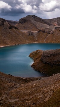 Górskie jezioro Tama Lake w Nowej Zelandii