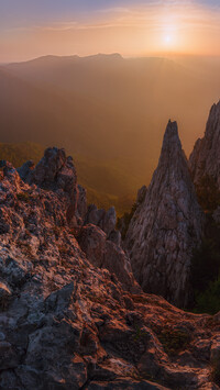 Góry Krymskie o wschodzie słońca
