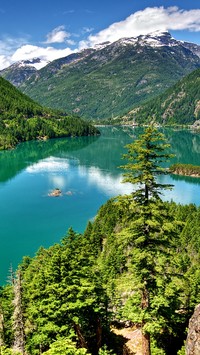 Góry nad jeziorem Diablo Lake