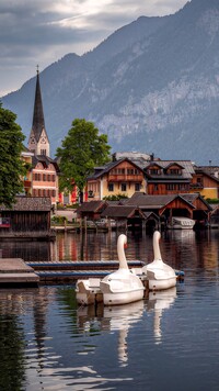 Hallstatt na tle gór