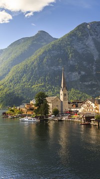 Hallstatt nad jeziorem w Austrii